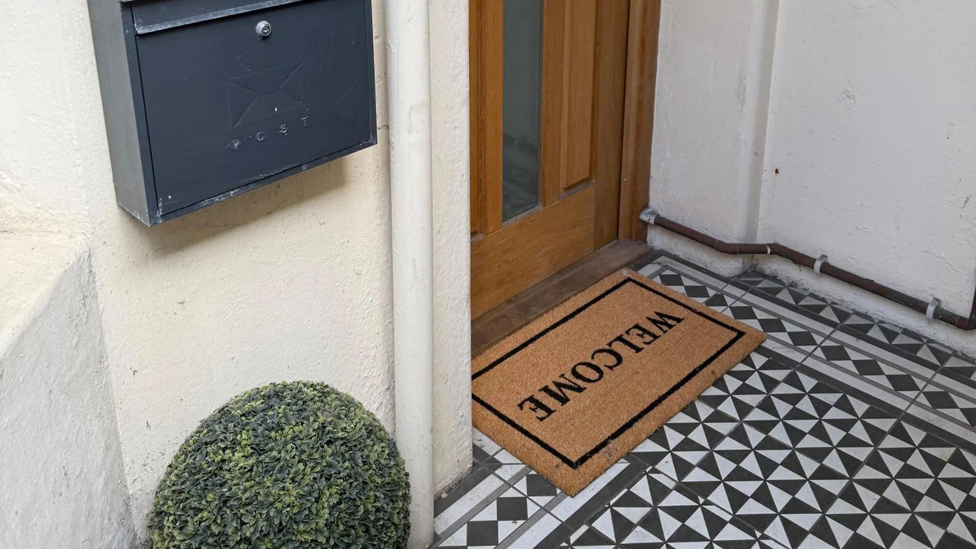 Seaside Bliss In The Heart Of Brighton Apartment 0*,  United Kingdom