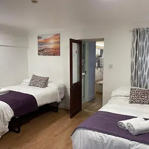  Apartment Centre